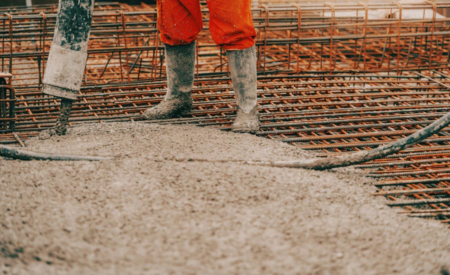 betongplattor på mark används till alltifrån mindre garage och småhus till stora villor lagerbyggnader och även industrier plattan behöver alltid förstärkas med armering för att betongen ska hålla över tid